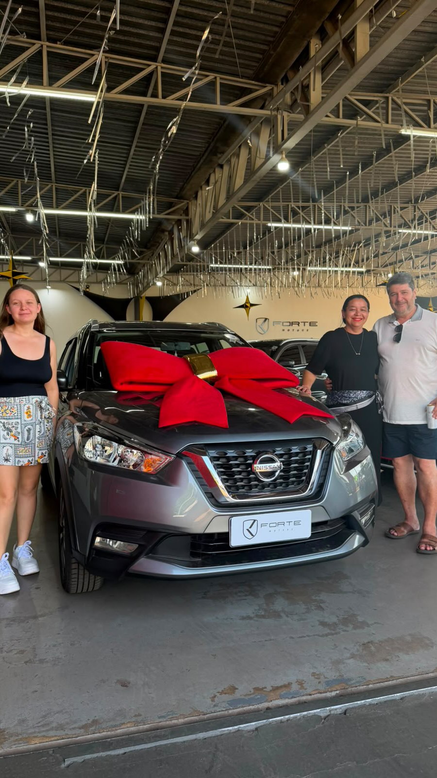 Entrega de veículo a cliente na Forte Motors